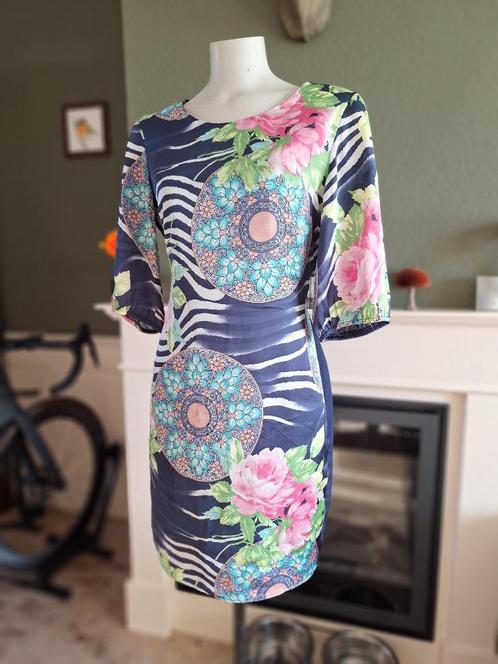 Betuch mooi kleurrijke jurk 40 gratis verzenden in NL, Kleding | Dames, Jurken, Zo goed als nieuw, Maat 38/40 (M), Overige kleuren