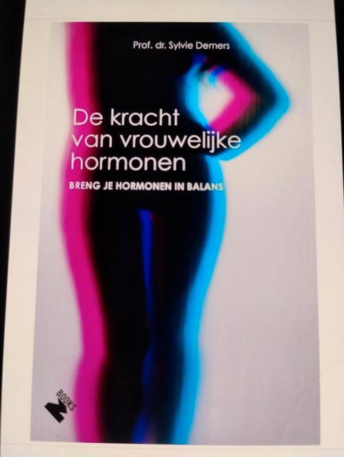 Sylvie Demers - De kracht van vrouwelijke hormonen, Boeken, Politiek en Maatschappij, Zo goed als nieuw, Maatschappij en Samenleving