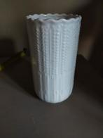 Vintage witte reliëf vaas brocant japandi, Ophalen