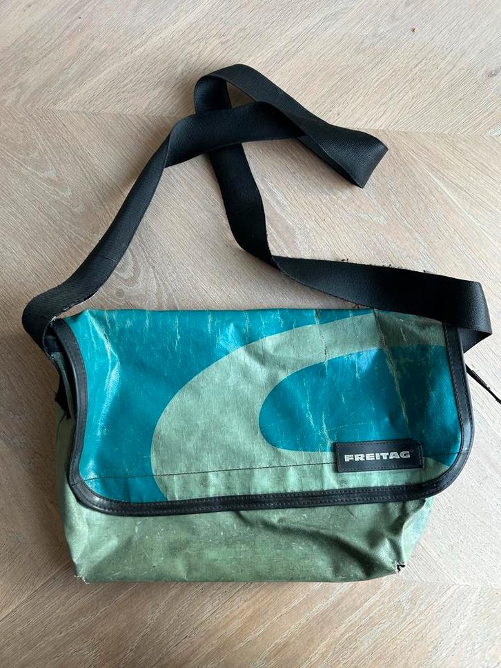 Freitag Tas - Unieke Schoudertas, Sieraden, Tassen en Uiterlijk, Tassen | Damestassen, Gebruikt, Schoudertasje, Groen, Ophalen of Verzenden