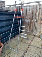 Trap 5 treden en plateau, Ophalen, Gebruikt, Minder dan 2 meter