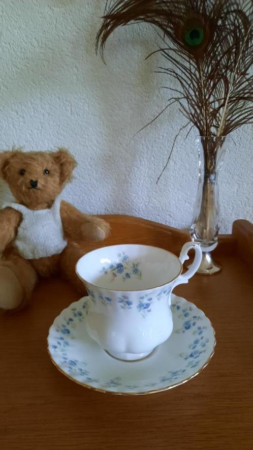 Kop en Schotel Royal Albert **Memory Lane**, Antiek en Kunst, Antiek | Servies los, Ophalen of Verzenden