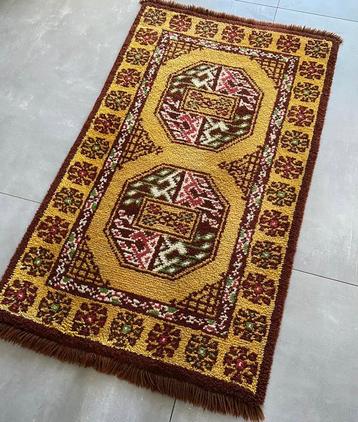 Antieke vintage vloerkleed tapijt geel bruin handgeknoopt beschikbaar voor biedingen