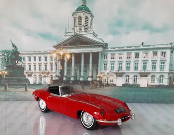 1:43 Jaguar E-Type MK1½ cabriolet (open) 1968; Dinky DY-18 beschikbaar voor biedingen