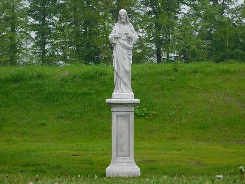 Heilig Hartbeeld op sokkel - vol steen, Tuin en Terras, Tuinbeelden, Mensenbeeld, Steen, Ophalen of Verzenden