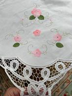 Geborduurd tafelkleed roze bloemen kant 2,48 x 1,63 m 🌸, Huis en Inrichting, Tafelkleden, Gebruikt, Ophalen of Verzenden
