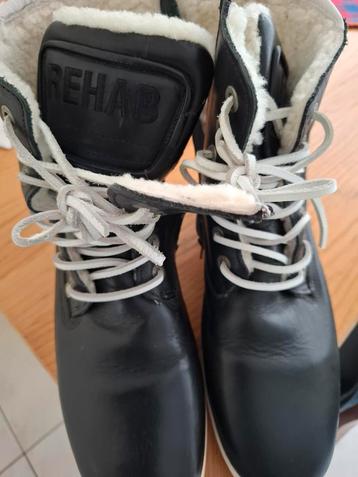 Rehab laarzen maat 40 beschikbaar voor biedingen