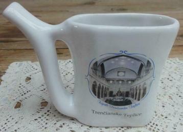 Keramieke tuitbeker uit Slowakije, Trencianske Teplice beschikbaar voor biedingen
