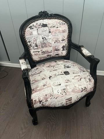 Vintage barok kinderstoel met Donald Duck print beschikbaar voor biedingen