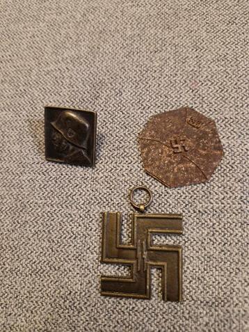 Duitse WOII Emblemen Collectie beschikbaar voor biedingen
