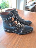 Givenchy studded boots, Kleding | Dames, Schoenen, Ophalen of Verzenden, Zo goed als nieuw, Zwart