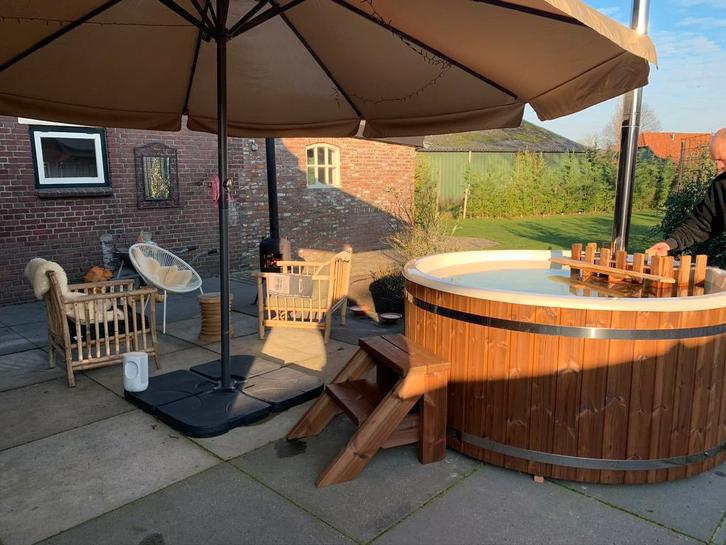 Hottub, Tuin en Terras, Bubbelbaden en Hottubs, Zo goed als nieuw, Trap, Ophalen