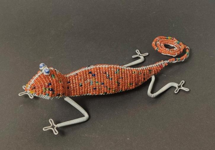 Beeld. Kameleon, Gekko , Hagedis. Handwerk met kralen Afrika, Huis en Inrichting, Woonaccessoires | Overige, Zo goed als nieuw
