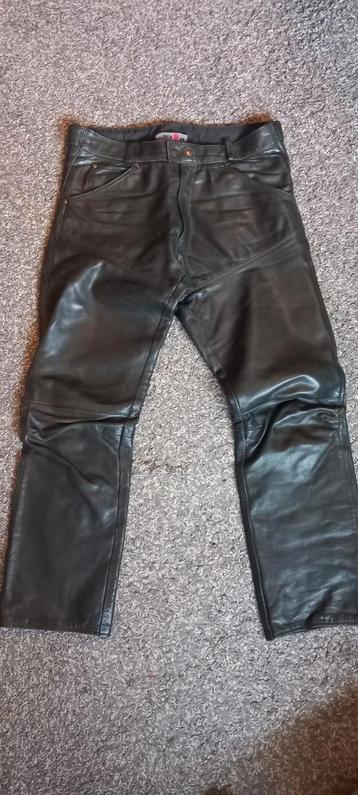 Leren motorbroek maat 46 beschikbaar voor biedingen