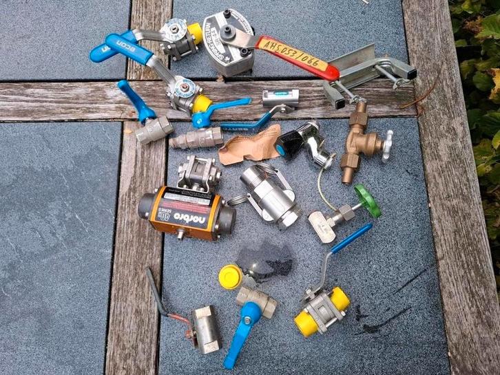 Partij Kranen, Koppelingen & Vintage Onderdelen, Tuin en Terras, Buitenkranen, Ophalen of Verzenden