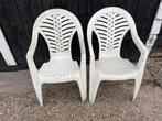 Twee witte kuipstoelen / tuinstoelen, Ophalen, Gebruikt, Kunststof, Stapelbaar