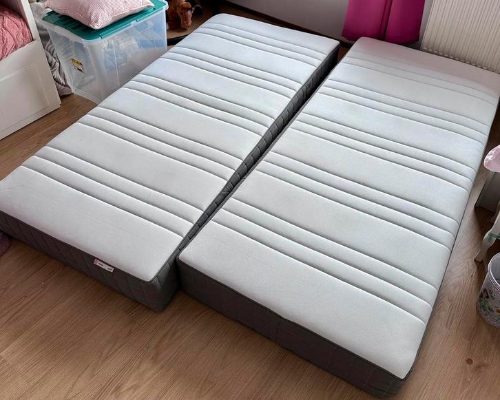 2x Ikea Hövag Pocketvering Matras 90x200, Huis en Inrichting, Slaapkamer | Matrassen en Bedbodems, Gebruikt, Matras, 90 cm, 200 cm