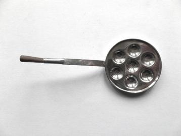 18e-eeuw zilveren miniatuur poffertjespan Willem van Strant  beschikbaar voor biedingen