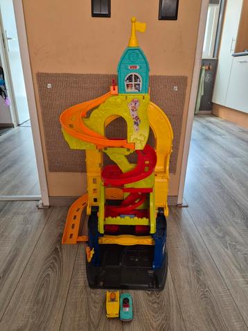 Fisher price garage beschikbaar voor biedingen