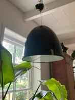 Zwarte Hanglamp met Melkglas, Huis en Inrichting, Lampen | Hanglampen, Ophalen, Gebruikt, Industrieel stoer strak, Glas