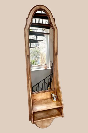  Unieke vintage wandspiegel met plankjes – massief hout  beschikbaar voor biedingen