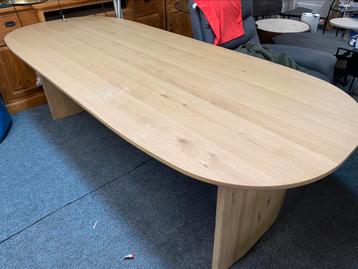 Tafel deens ovaal 250x100 licht blank eiken japandi beschikbaar voor biedingen