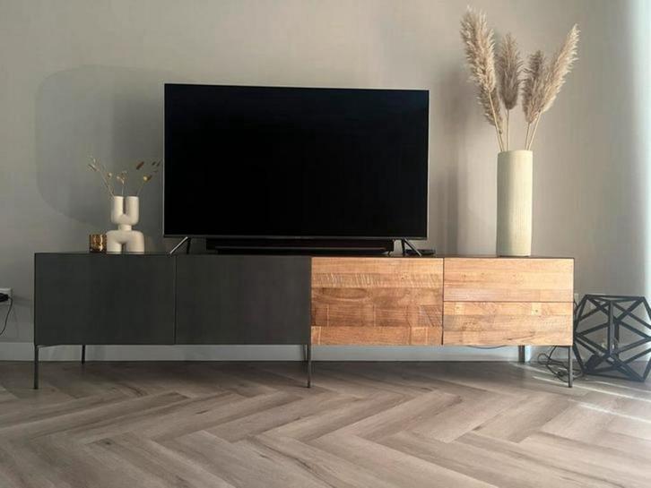 TV-Meubel Tower living, teakhout en staal., Huis en Inrichting, Kasten | Televisiemeubels, Zo goed als nieuw, Minder dan 100 cm