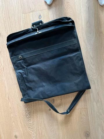 Kostuum/reistas samsonite beschikbaar voor biedingen