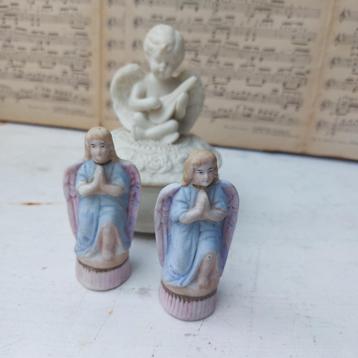 Mooi brocante biscuit doosje met engel, 12 x 10 cm beschikbaar voor biedingen