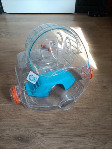 Loop rad/ speelhuis Ferplast voor hamster beschikbaar voor biedingen