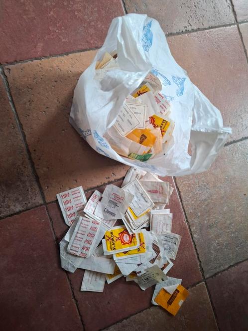 Suikerzakjes en suikerklontjes papiertjes, Verzamelen, Suikerzakjes, Ophalen of Verzenden
