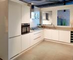 Showroomkeuken hoogglans wit met AEG apparatuur & Quooker!!!, Ophalen, Wit, Nieuw, Dubbelwandige keuken
