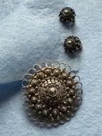 Zeeuwse knoop broche en bijpassende  clip-on oorbellen, Ophalen of Verzenden, Zilver