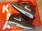 Air Max 1 Friendly Football Pack 44,5, Bruin, Nike, Ophalen of Verzenden, Sneakers of Gympen