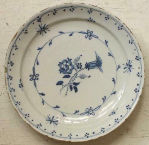 Antiek bord Delft 18e eeuw, Antiek en Kunst, Antiek | Keramiek en Aardewerk, Ophalen of Verzenden