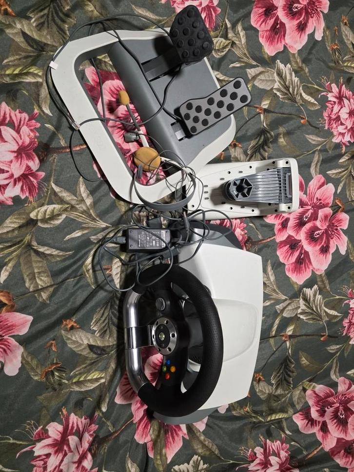 Microsoft stuur voor Xbox 360 met pedalen, Spelcomputers en Games, Spelcomputers | Xbox 360, Gebruikt, Ophalen