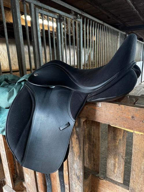 Thorowgood T4 17,5 inch zgan, Dieren en Toebehoren, Paarden en Pony's | Zadels, Zo goed als nieuw, Dressuur, Ophalen of Verzenden