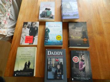 8 boeken romans over de tweede wereldoorlog  ( los 2,50 ) beschikbaar voor biedingen