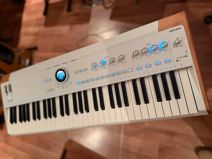 Arturia AstroLab + Legset (Zo Goed Als Nieuw), Muziek en Instrumenten, Keyboards, Zo goed als nieuw, 61 toetsen, Overige merken