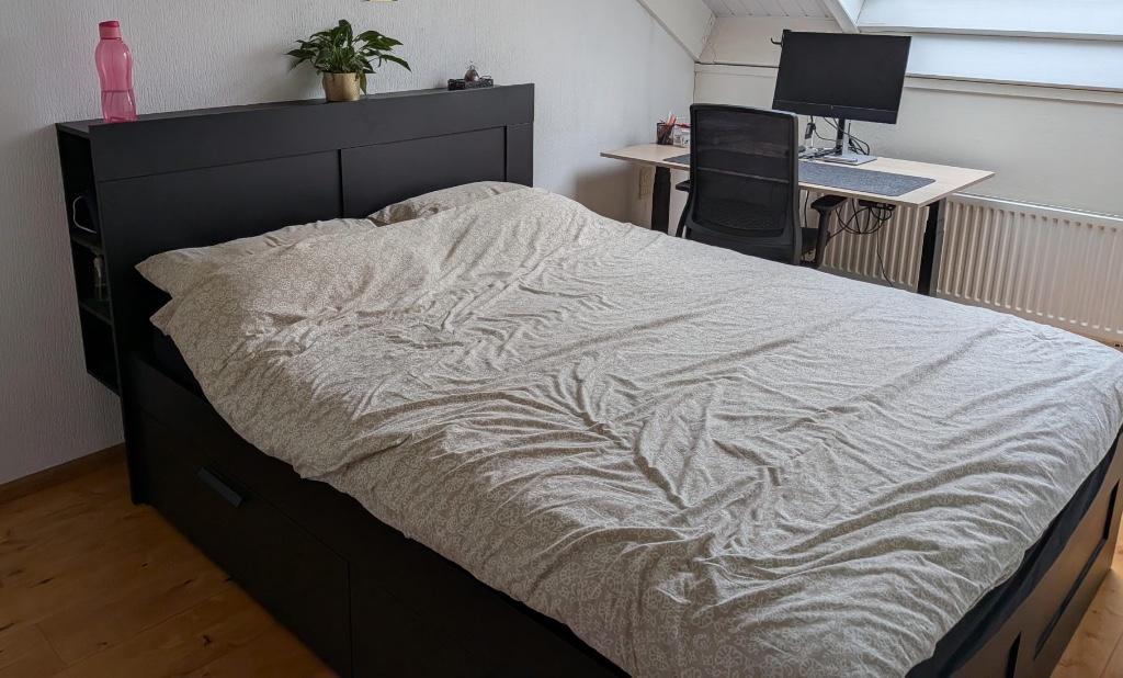 BRIMNES bed frame with storage and bed end with slatted base, Ophalen, Box frame, Zwart, Tweepersoons