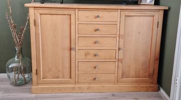 Dressoir beschikbaar voor biedingen