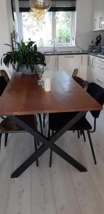 Mooie teak houten eettafel met zwarte stalen poten!, Huis en Inrichting, Tafels | Eettafels, Gebruikt, 150 tot 200 cm, Rechthoekig