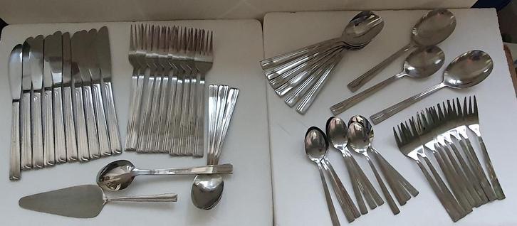 Esmeyer edelstaal 10 persoons bestek set, Huis en Inrichting, Keuken | Bestek, Zo goed als nieuw, Bestekset, Rvs of Chroom, Vaatwasserbestendig