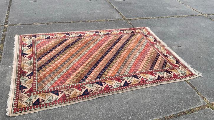Vintage Oosters handgeknoopt Kleurrijk Tapijt,213x133, Huis en Inrichting, Stoffering | Tapijten en Kleden, Gebruikt, 100 tot 150 cm