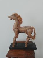 Te koop houten paarden beeld met jute op sokkel, Ophalen