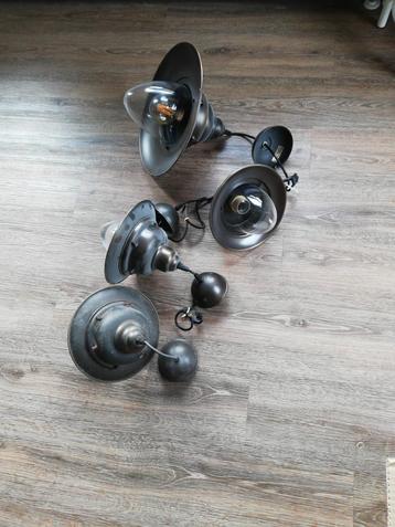 Scheep lampen beschikbaar voor biedingen