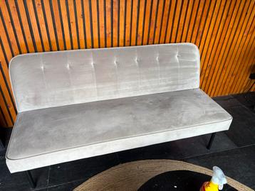 Elegante Beige Grijze slaap / Bank beschikbaar voor biedingen