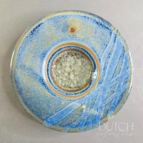 Keramisch Blauw Wandbordje, Gesigneerd Handgemaakt Aardewerk, Antiek en Kunst, Antiek | Keramiek en Aardewerk, Ophalen of Verzenden