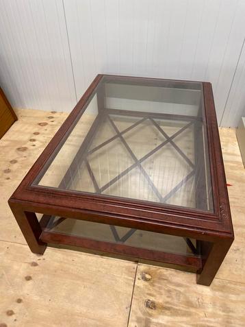 Klassieke Salontafel beschikbaar voor biedingen