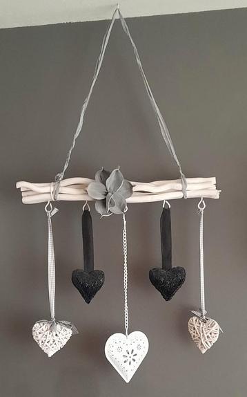 Hangdeco takkenbos met diverse harten, ZGAN. beschikbaar voor biedingen